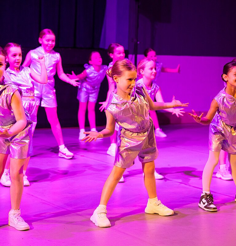CPS Dance Show 11 180474