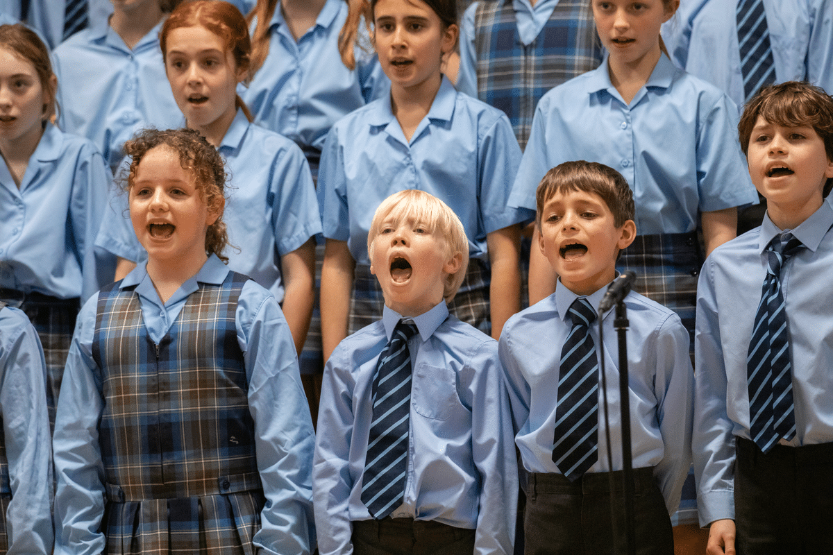 HOUSE SINGING COMPETITION