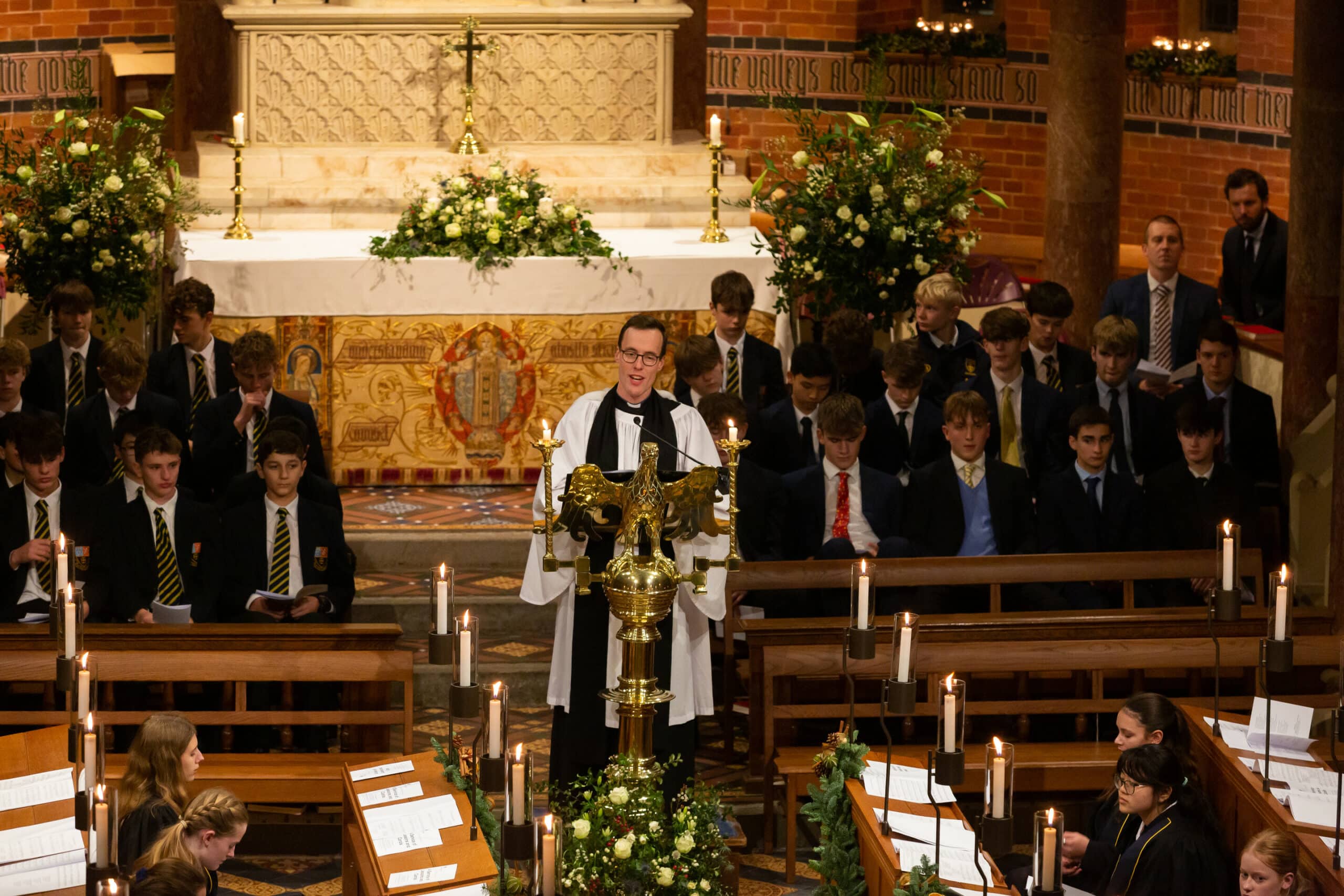 Cranleigh Friends Candlelit Christmas Carol Service